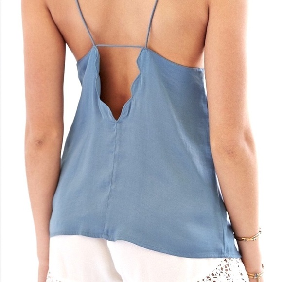Kimchi Blue Scalloped Silky Spaghetti Straps Plunge V-Neck Cami Top Size XS - Picture 6 of 15